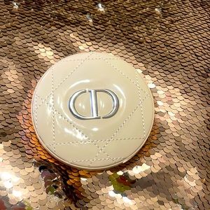 COPY - DIOR FOREVER COUTURE LUMINIZER in Nude Glow. Never been used